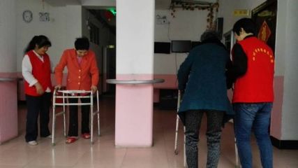 福州老人院電話 服務(wù)周到的養(yǎng)老院鴻博園養(yǎng)老院提供